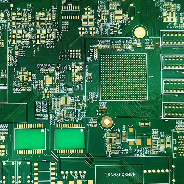 Kuinka piirilevyjen valmistus tukee elektroniikkateollisuuden kehitystä sen ydinominaisuuksilla?